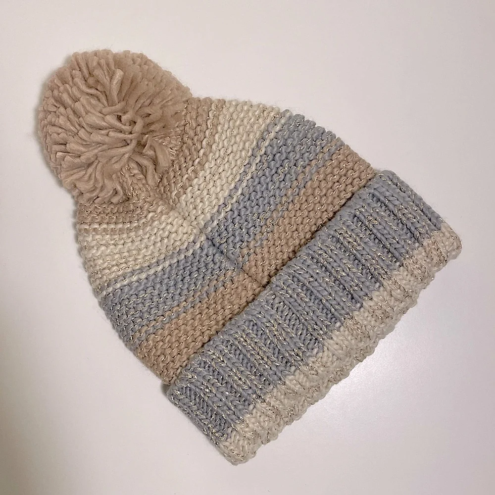Perri Pom Beanie | NWT - Picture 5 of 9